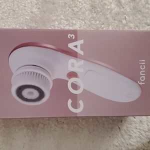 Cora 3 3 in 1 Facial Brush